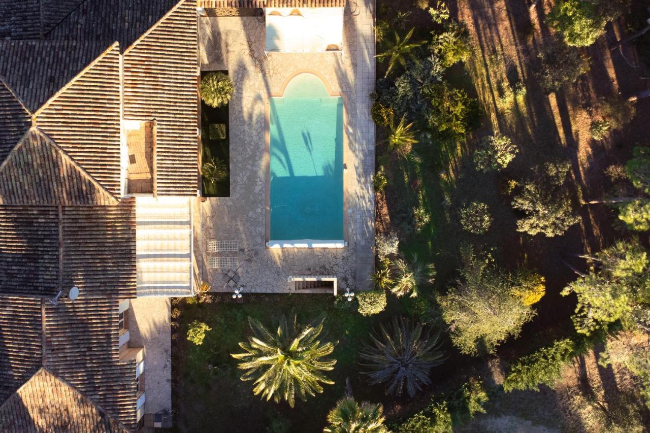 - Clos Saint Jean * Roquebrune-sur Argens